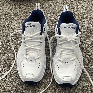 NIKE AIR MONARCH Shoes